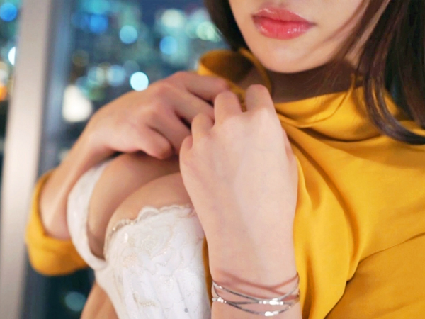 【美巨乳素人AVデビュー】『こんなに感じるなんて…』美しさを求める巨乳美女がAV出演で大胆に変身！憧れの舞台で鬼ピス濃密セックスに溺れ、淫らに喘ぎながらイキまくる！♥︎美ボディを激しく揺らし、本気の絶頂を連発する姿は必見！！