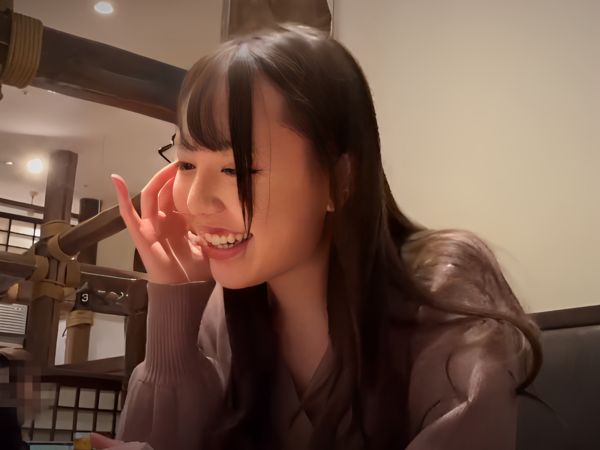 【素人美少女の初体験】『もっと激しくして…』手首を拘束されたちっぱい美少女がデートで大胆に！正常位やバックでパンパン突かれて、興奮MAXのチンポ堕ちSEX♡