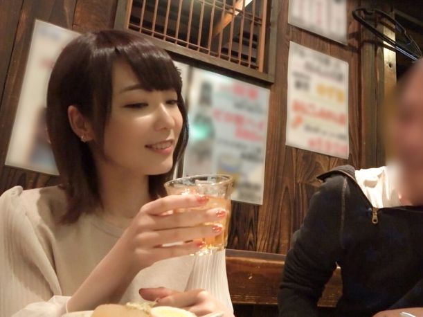 【ガチナンパ】新宿で見つけたスレンダー美人OL！ホテルで本性むき出しのドエロ娘に豹変！敏感な乳首を舐め回され、マ●コびしょ濡れで欲求不満丸出し！