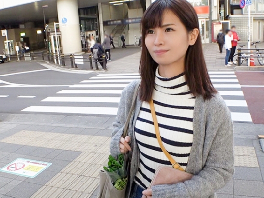 【欲求不満な人妻ナンパ】『久しぶりに感じちゃう…』パイパン美熟女が他人棒で激イキ！夫では味わえない快感に溺れる人妻の淫らな乱れっぷり♡