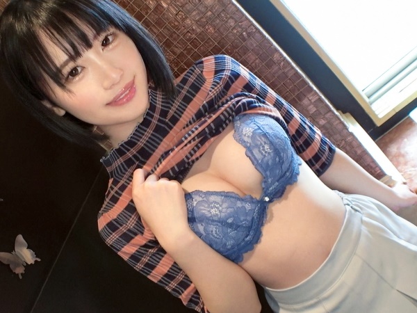 【素人娘の秘密】『こんなに濡れちゃった…』激カワ美少女の超絶キツマンが愛液でぐっちょり♡指一本でも感じまくる敏感マンコが大洪水！