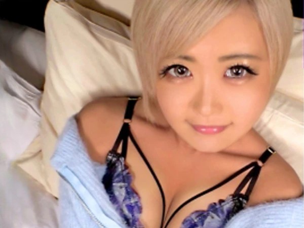 【金髪ビッチの誘惑】『もっと突いて！』日焼け肌がエロすぎるスレンダーギャルが美乳揺らして乱れまくり！生チ○ポで激ピストンされ、淫乱本性全開で喘ぎまくる！