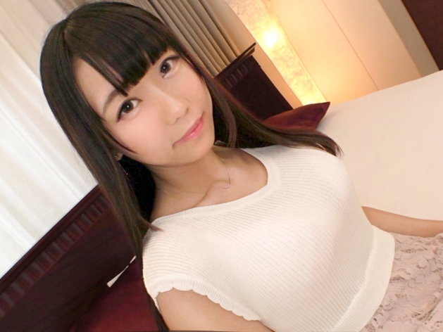 【美尻美少女の濃厚セックス】『気持ちいい…』キュートなスレンダーボディをネットリ責められ、悶絶！美尻を揺らしながら激しく絡み合う！♡