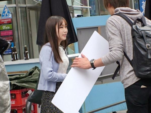 【ピュア美少女ナンパ】『初めてで…』SNS映えに夢中なウブ女子を口説き落とし、カメラの前で恥じらいフェラ！キツマンにデカチンピストンで感じまくり、素人娘がエロ覚醒しちゃう！♡