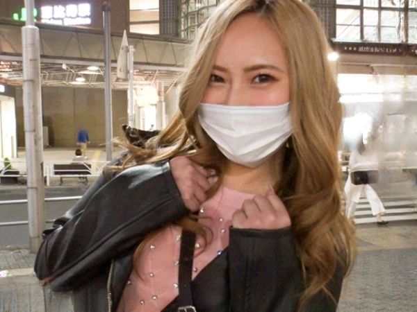 【Fカップキャバ嬢の自宅でエロ三昧】性豪ギャルがアナル舐め＆手コキフェラでご奉仕！プリケツ振りまくって男を誘惑♡ ギャルならではのノリでエロさ全開！