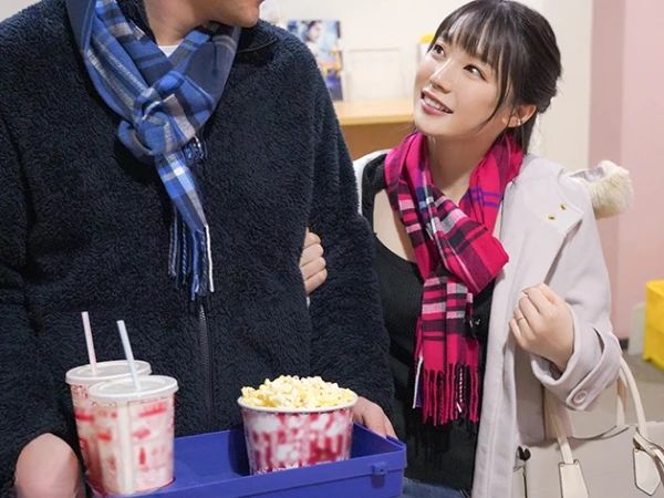 【新婚人妻を盗撮!】婚活アプリでゲットした美嫁をストーカー管理人がこっそり撮影!新婚生活を覗き見♡旦那以外の視線に気づかず無防備な姿がエロすぎる!